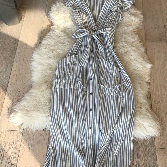 Lost +Wander flutter sleeve V-neck dress - Picture 6 of 7